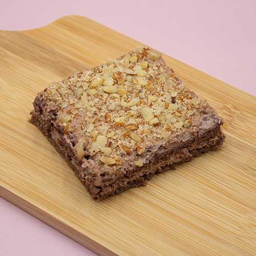 Creamy chocolate cake